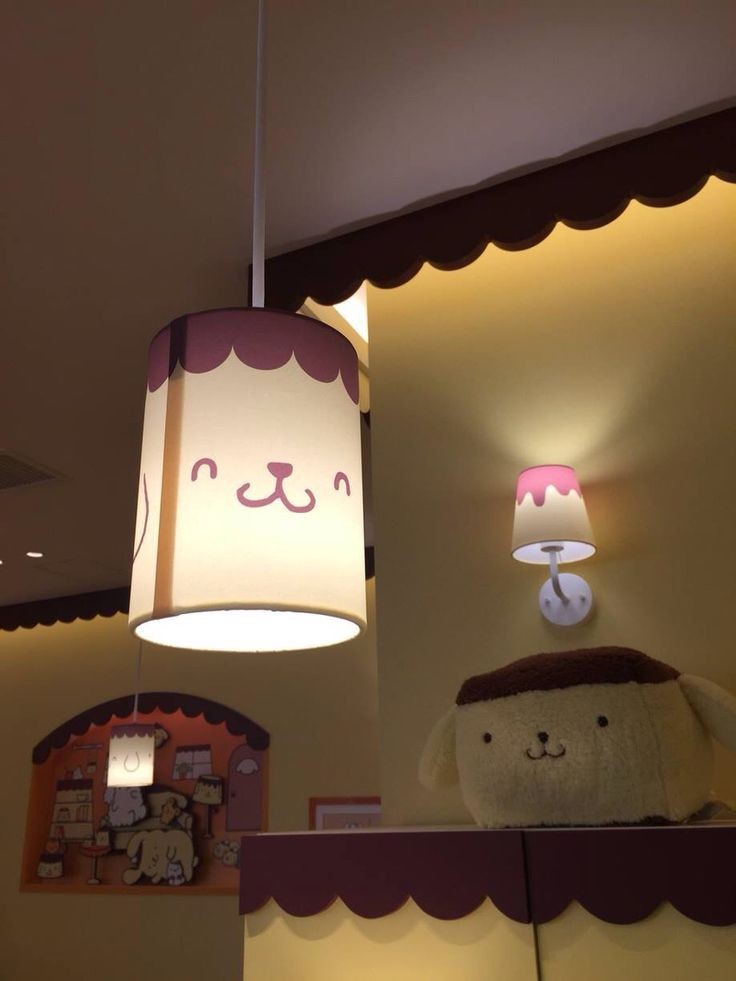 BOM DIA, NENECOS! ESTÃO BEM!? ESPERO QUE SIM! Olhem a nova luminária do pompompurin! Ficou uma graça. 🤏🏻