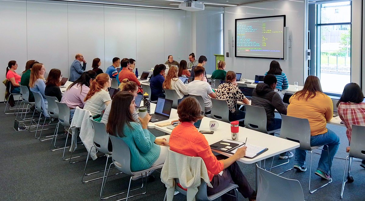QIB Core Bioinformatics (@qibcorebioinfo) on Twitter photo We are excited to have Iva Veseli and Florian Trigodet from #MerenLab here at <a href="/TheQuadram/">Quadram Institute</a> delivering a three-day workshop on #Anvio, the awesome open-source project putting wings on microbial genomics.
Today is #pagenome analysis 🔝 We are excited to have Iva Veseli and Florian Trigodet from #MerenLab here at <a href="/TheQuadram/">Quadram Institute</a> delivering a three-day workshop on #Anvio, the awesome open-source project putting wings on microbial genomics.
Today is #pagenome analysis 🔝