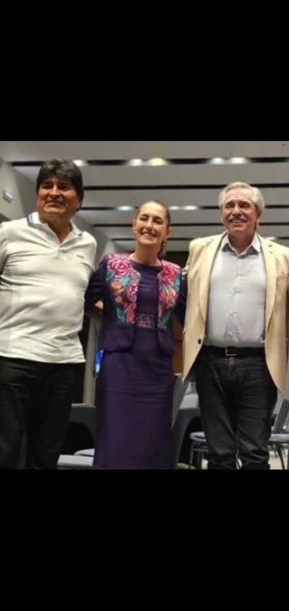 A alguien le cabe alguna duda q con esta presidenta comadre y compinche de esas 2 escorias zurdas, acabará de llevar a la  ruina a México?