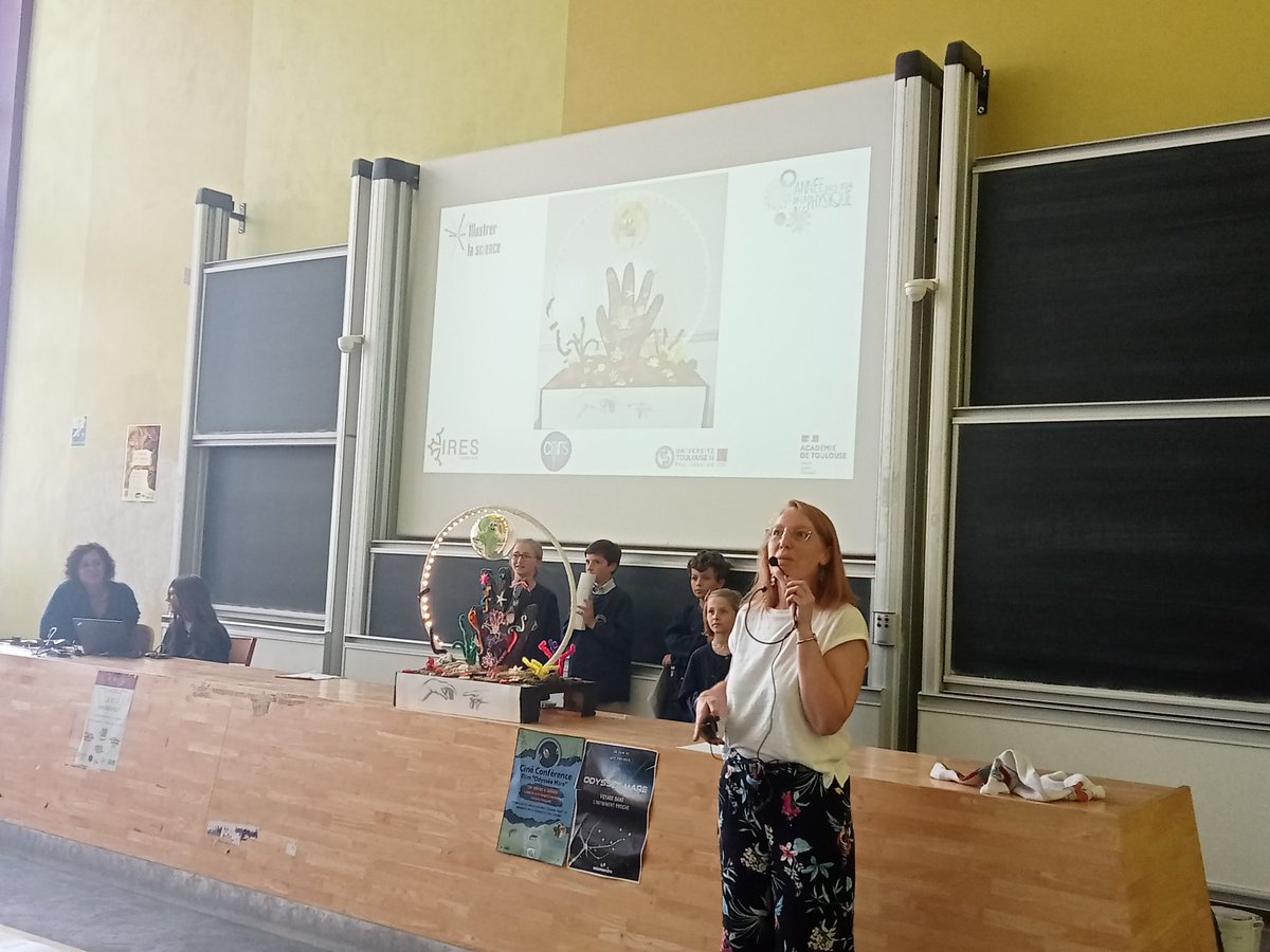 Concours "illustrer la science" à l'université Paul Sabatier. Bravo à tous les participants : écoliers, collégiens et lycéens. Une belle initiative pour faire des sciences autrement, faire des choix artistiques et travailler les fondamentaux. Merci aux chercheurs accompagnateurs.