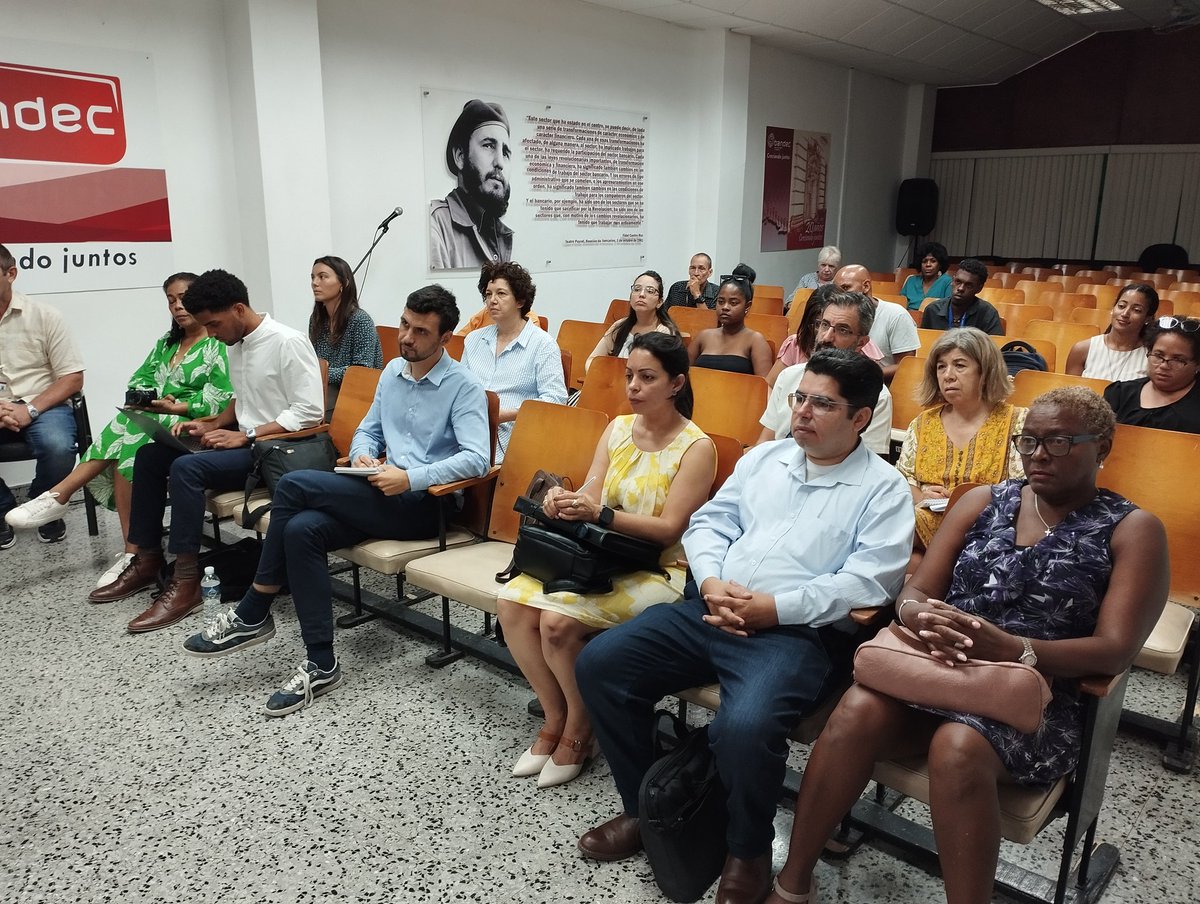 LienAP77's tweet photo. Se desarrolla en #BANDEC Conferencia de Prensa como preámbulo del Comité Estratégico de #PROYLAIF en el marco de la implementación del fondo LAIF de la Unión Europea en el MINAG a través de la AFD. Concurren diferentes agencias de prensa, EFE, AFP, ACN, Prensa Latina, entre otros https://t.co/7ripOesODQ