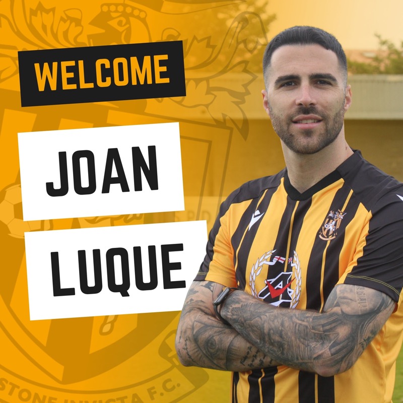 FIFC's tweet photo. ✍🏻 𝗪𝗘𝗟𝗖𝗢𝗠𝗘: 𝗝𝗢𝗔𝗡 𝗟𝗨𝗤𝗨𝗘

Find out more about our Spanish winger @JoanLuque19 and hear from manager Andy Drury on his latest recruit

#fifc | 🟠⚫️