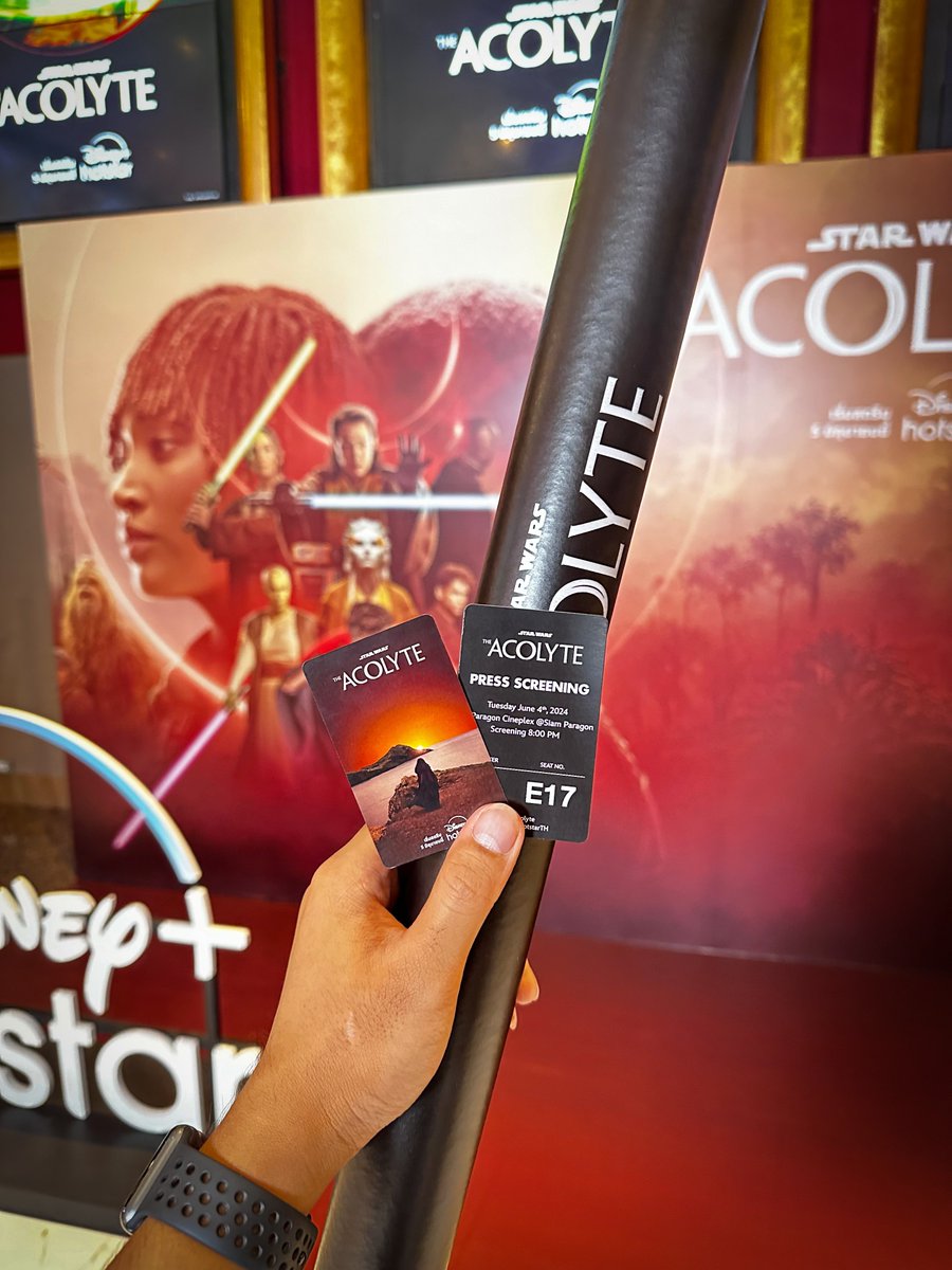 prite_wrn's tweet image. #TheAcolyte กลายเป็นซีรีส์ Star Wars ที่มาในเวย์ไล่ล่า สืบสวนอย่างเต็มขั้น ! พร้อมรสชาติที่ดูแปลกตา เล่าเรื่องค่อนข้างเหนือย ยังไม่มีอะไรพีคเท่าไหร่ ซึ่งใน 2 EP แรกจะเน้นพาเราไปรู้จักกับตัวละคร พร้อมกับทิ้งบอมไว้ได้น่ากำหมัดมากในตอนจบ รอติดตามกันต่อไปเลย แฟนๆ ห้ามพลาด