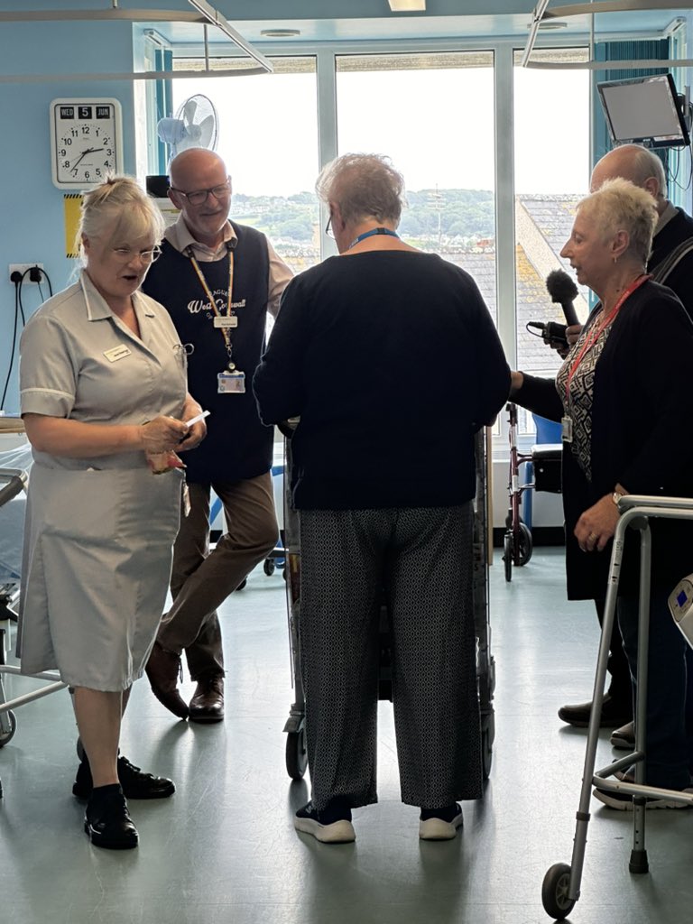 Paul Sylvester-Clay ππ³οΈβπ (@jpclaysylvester) on Twitter photo Two hours well spent supporting our amazing volunteers at WCHβ¦.! We should all take a bit of time out of our busy days to make a difference! <a href="/RCHTWeCare/">Royal Cornwall Hospitals NHS Trust</a> <a href="/RCHTVoluntarySv/">RCHT Volunteers</a> <a href="/WOutpatients/">WCH Outpatients</a> <a href="/kimvon_o/">Kim O'Keeffe - BEM</a> Two hours well spent supporting our amazing volunteers at WCHβ¦.! We should all take a bit of time out of our busy days to make a difference! <a href="/RCHTWeCare/">Royal Cornwall Hospitals NHS Trust</a> <a href="/RCHTVoluntarySv/">RCHT Volunteers</a> <a href="/WOutpatients/">WCH Outpatients</a> <a href="/kimvon_o/">Kim O'Keeffe - BEM</a>