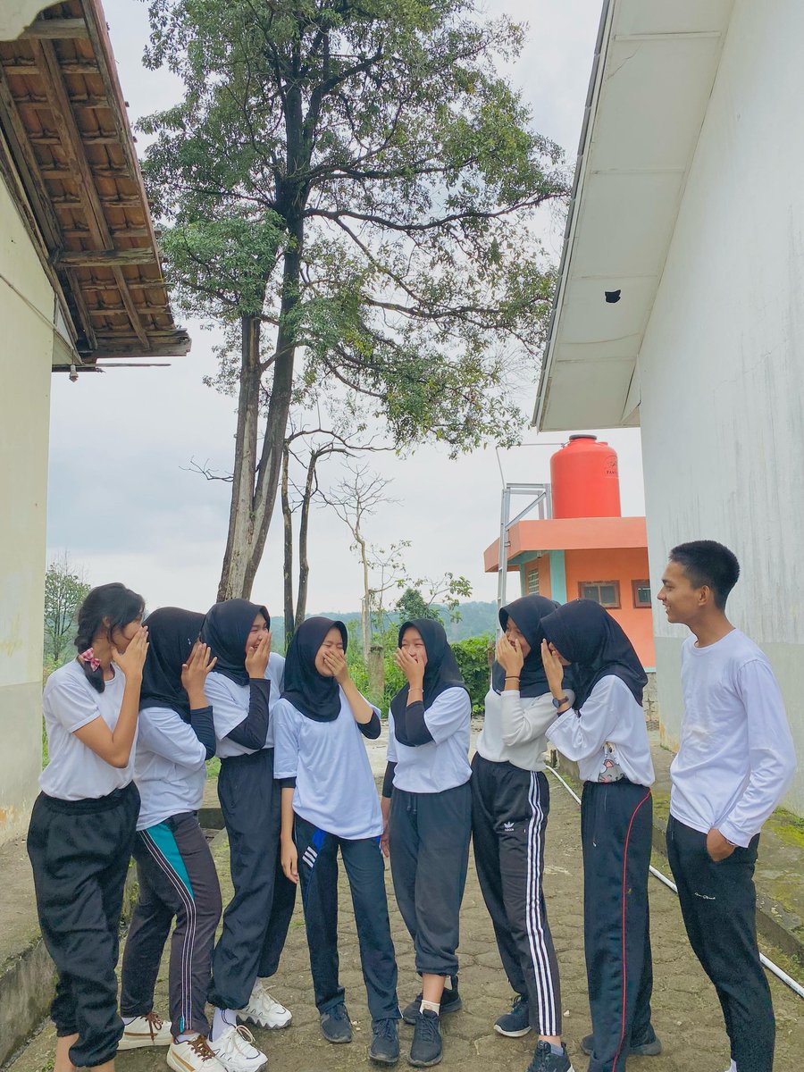 exclusivefluffy's tweet photo. praktek senam‼️ https://t.co/5UzJIylnmM