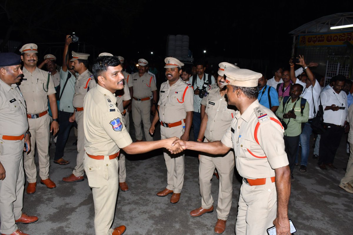 spsangareddy's tweet photo. *Thank you all the men and officers of Sangareddy Police for your selfless service and for being the guardians of our democracy by ensuring peaceful completion of HoP elections - 2024. 
Your hard work and sacrifice do not go unnoticed. Congratulations on a job well done.! https://t.co/1dLXz7O8IA