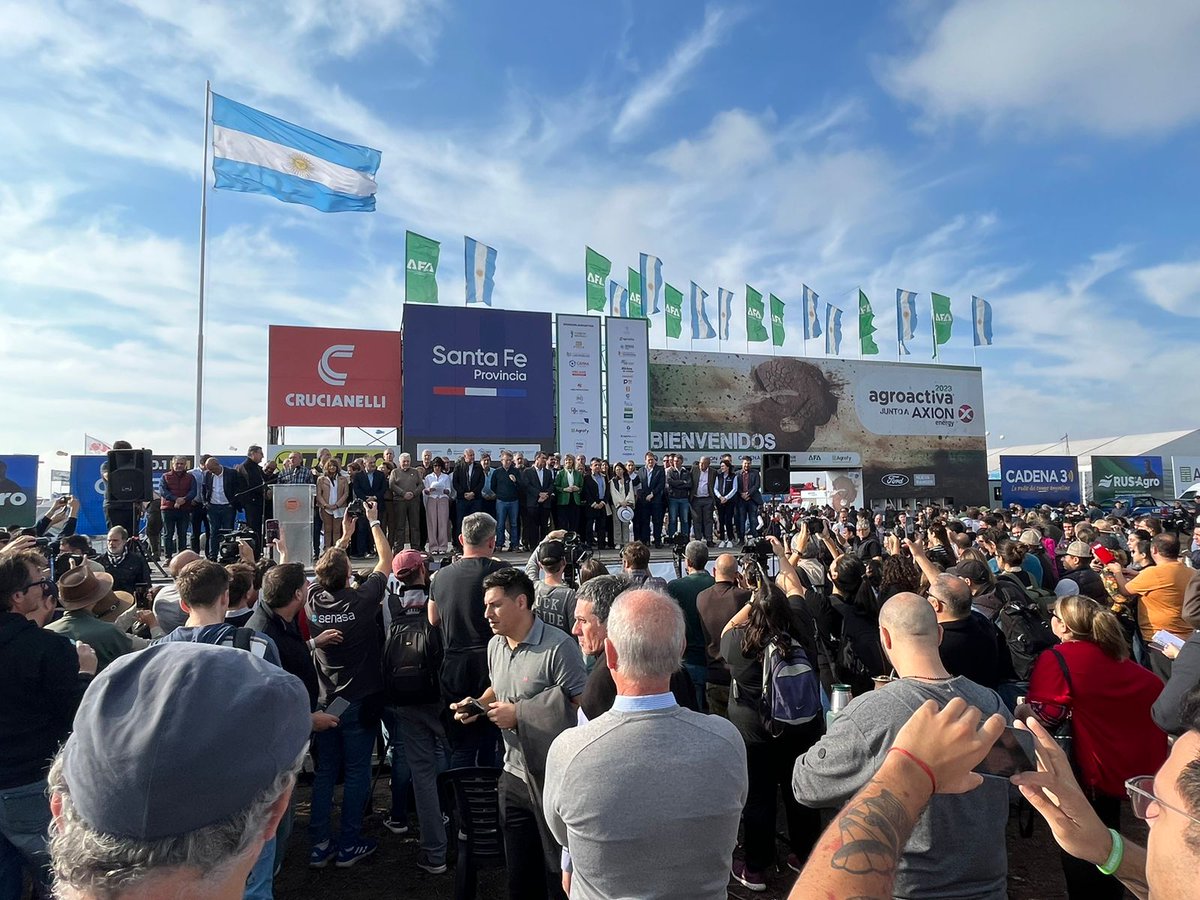 MinAgriCba's tweet photo. Córdoba dice presente en #Agroactiva2024 🚜

Del 5 al 8 de junio en Armstrong, Santa Fe. De la mano del programa Córdoba Vidriera Productiva, 20 pequeñas empresas participarán de la megamuestra dentro del stand del Gobierno provincial.

➕info 👉https://t.co/R11ILeYUxF https://t.co/wVdD2xSLKZ