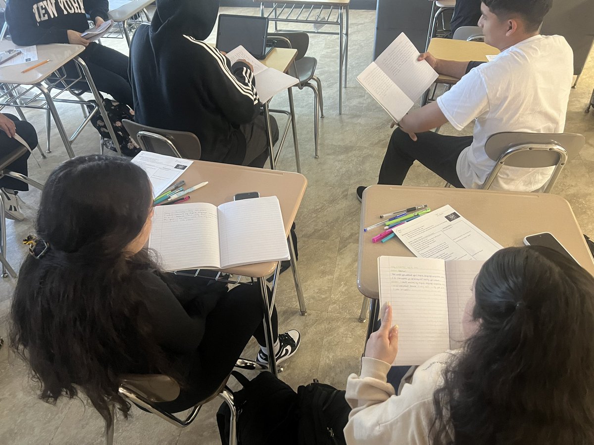 mrs_kbucchio's tweet image. Our Newcomer ELLs are building their language through self awareness, reflection, & analysis of a song— as they showcase their college and career readiness- creating “a world that they design”…. 💪☀️📝 #Sunshiningshades #textanalysis @mineolahs #englishlanguage #letsanalyze
