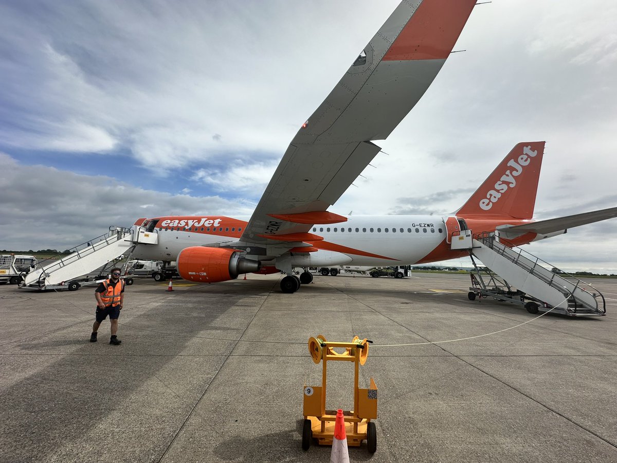 Oooh shes escaped again 🧟‍♀️

Can’t beat a bit of Sleazyjet 🧟‍♀️