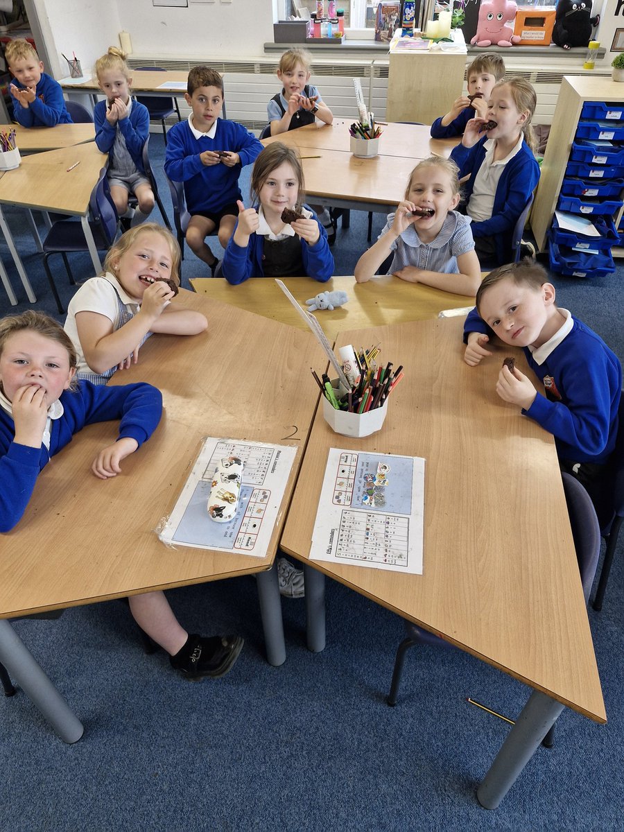 PatPriAcad's tweet photo. Year 2 enjoyed some Chocolate Cake as we began listening to Michael Rosen's Chocolate Cake Poem #Pateng #Year2 https://t.co/RPZrenXAQu