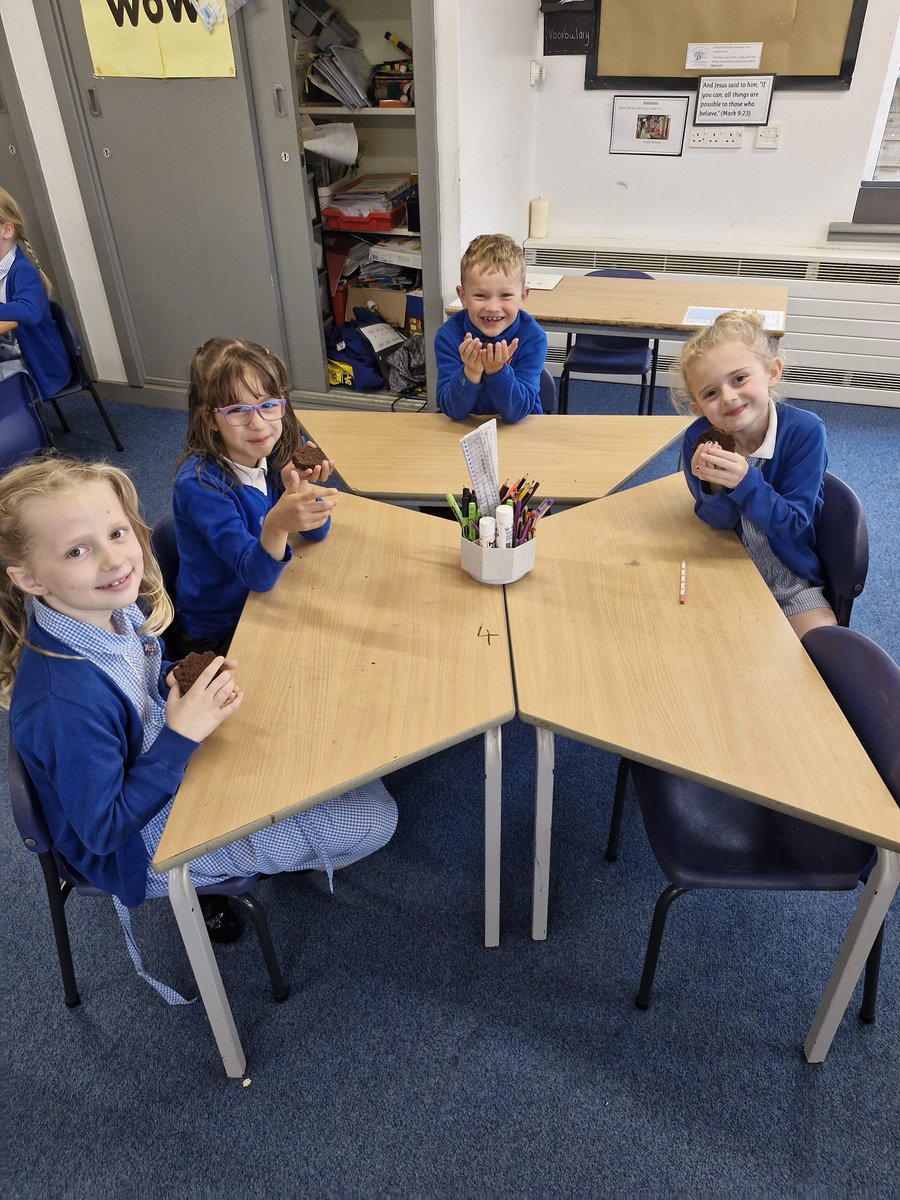 PatPriAcad's tweet photo. Year 2 enjoyed some Chocolate Cake as we began listening to Michael Rosen's Chocolate Cake Poem #Pateng #Year2 https://t.co/RPZrenXAQu