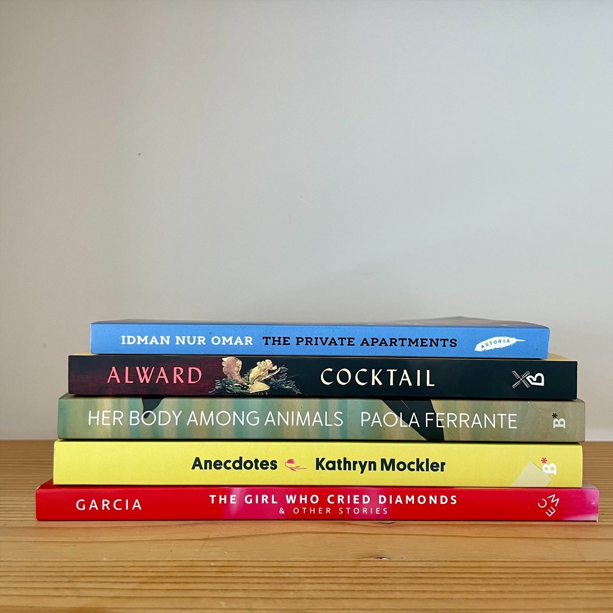 twuc's tweet photo. The short list for the 27th annual #DanutaGleed includes: Lisa Alward @LisaAlward1, Paola Ferrante @PaolaOFerrante, Rebecca Hirsch Garcia @rhirschgarcia, Kathryn Mockler @themockler, and Idman Nur Omar 📚✨
Learn more: https://t.co/lLFGYrV9WM https://t.co/Vl9tgaNyr5