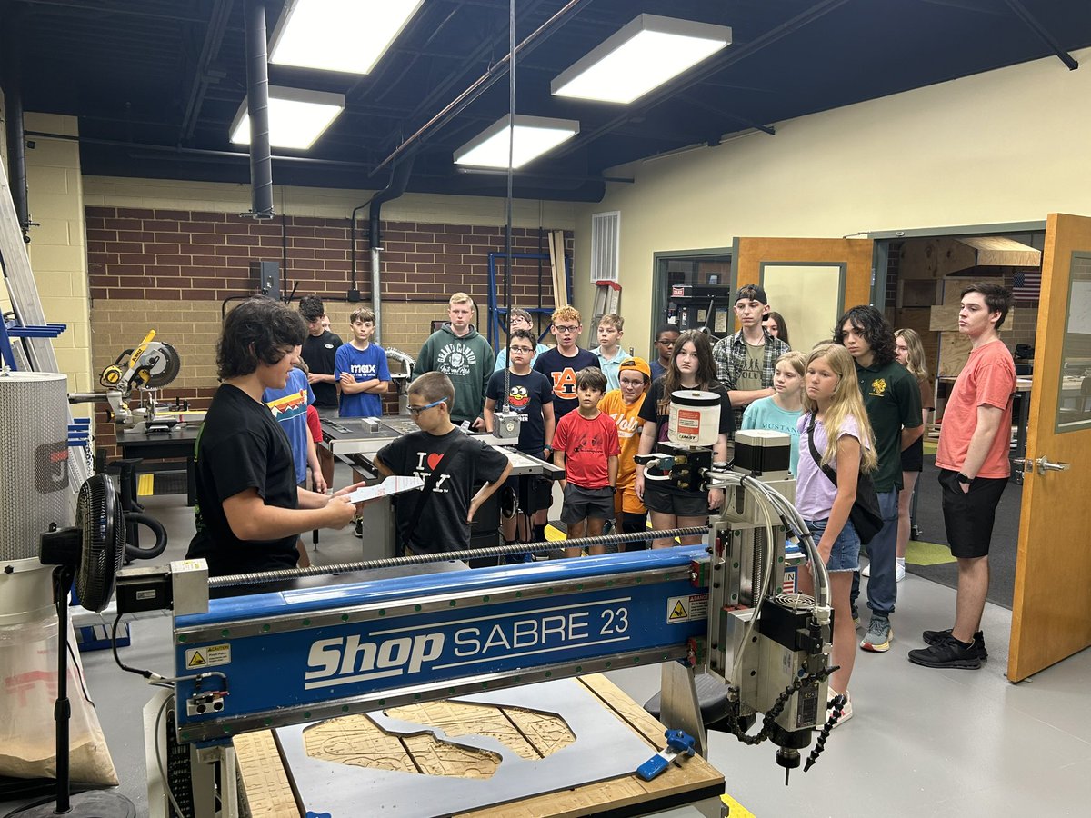 KCHS Robotichauns tweet media