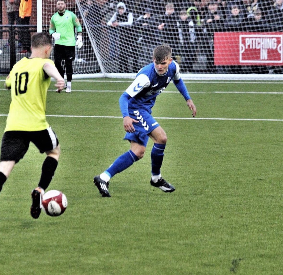 Bout time i found myself a club for the new season. New job means im home most of the time so can be fully committed!⚽️

Previous clubs: Worksop Town, Retford Utd, Hallam FC, Swallownest FC.

Sheffield/Rotherham based

Position: Full back 

Any retweets massively appreciated👍🏼