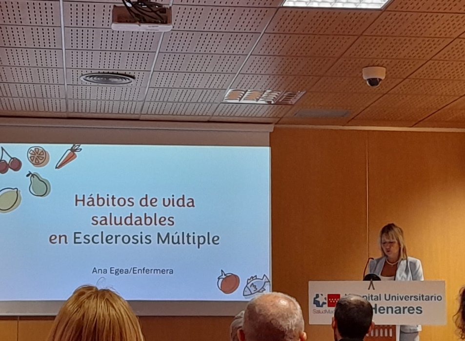 AnaDuroam's tweet photo. 👉Punto de encuentro de pacientes con EM @HospitalHenares 
👉@dr_fperezparra y @anaiegea hablando de EM y hábitos saludables
👉Noemi Lobo y Marina García @femmadrid, nutricionista y fisioterapeutida dando pautas para pacientes 
👉@csoriap hablando motivación/adherencia https://t.co/z450Z4q2pz