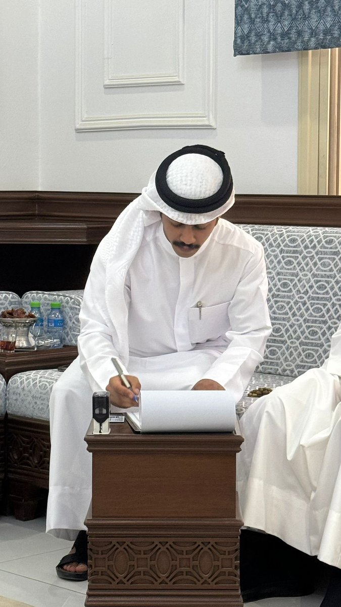 ﴿ وَمِنْ آيَاتِهِ أَنْ خَلَقَ لَكُم مِّنْ أَنفُسِكُمْ أَزْوَاجًا ﴾  

 الحمدلله الذي بنعمته تتم الصالحات 
      تم بحمدلله تعالى وفضله

  " عـقـد قـراني "

  سائلاً المولى عز وجل لنا ولكم التوفيق

اخــوكم : عمر نيف المقحص