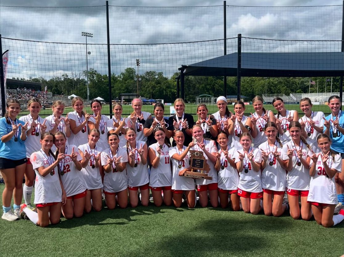 🏆STATE CHAMPS🏆
I’m so thankful to be a part of this amazing team and super proud of all the hard work and dedication we put in this season! ❤️🤍