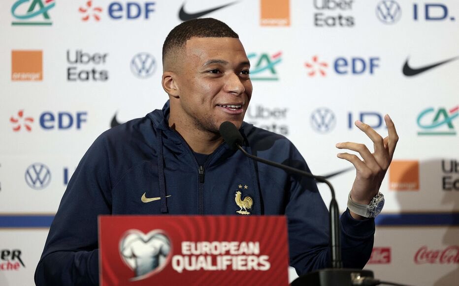 ⚪️🇫🇷 Kylian Mbappé: “I feel relieved. I arrive at Real Madrid with a lot of humbleness, it’s the biggest club in the world”.

“I want to thank President Florentino Pérez. He trusted me from day 1”.