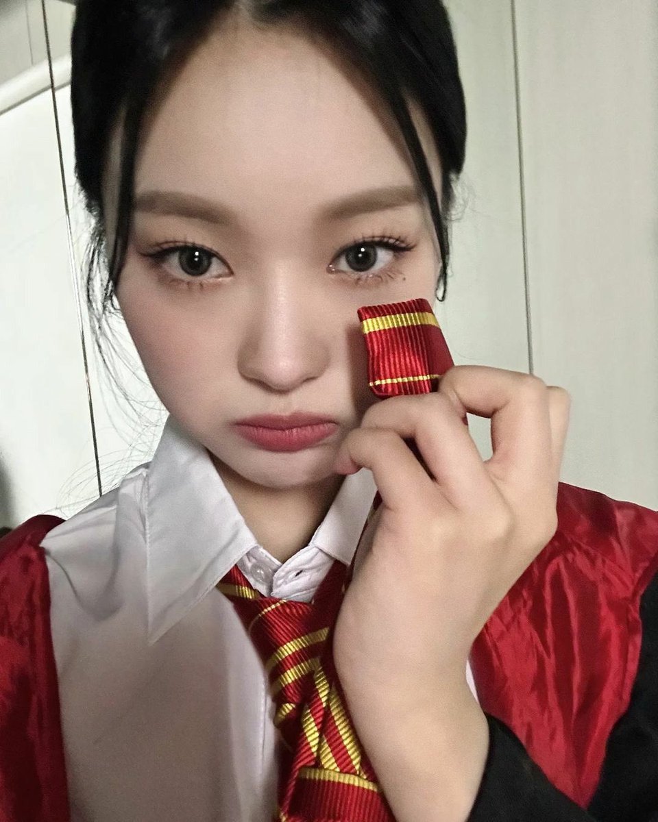 00SRCRYLONA's tweet photo. hello guys good evening #NewFace https://t.co/ongtB0fBiT