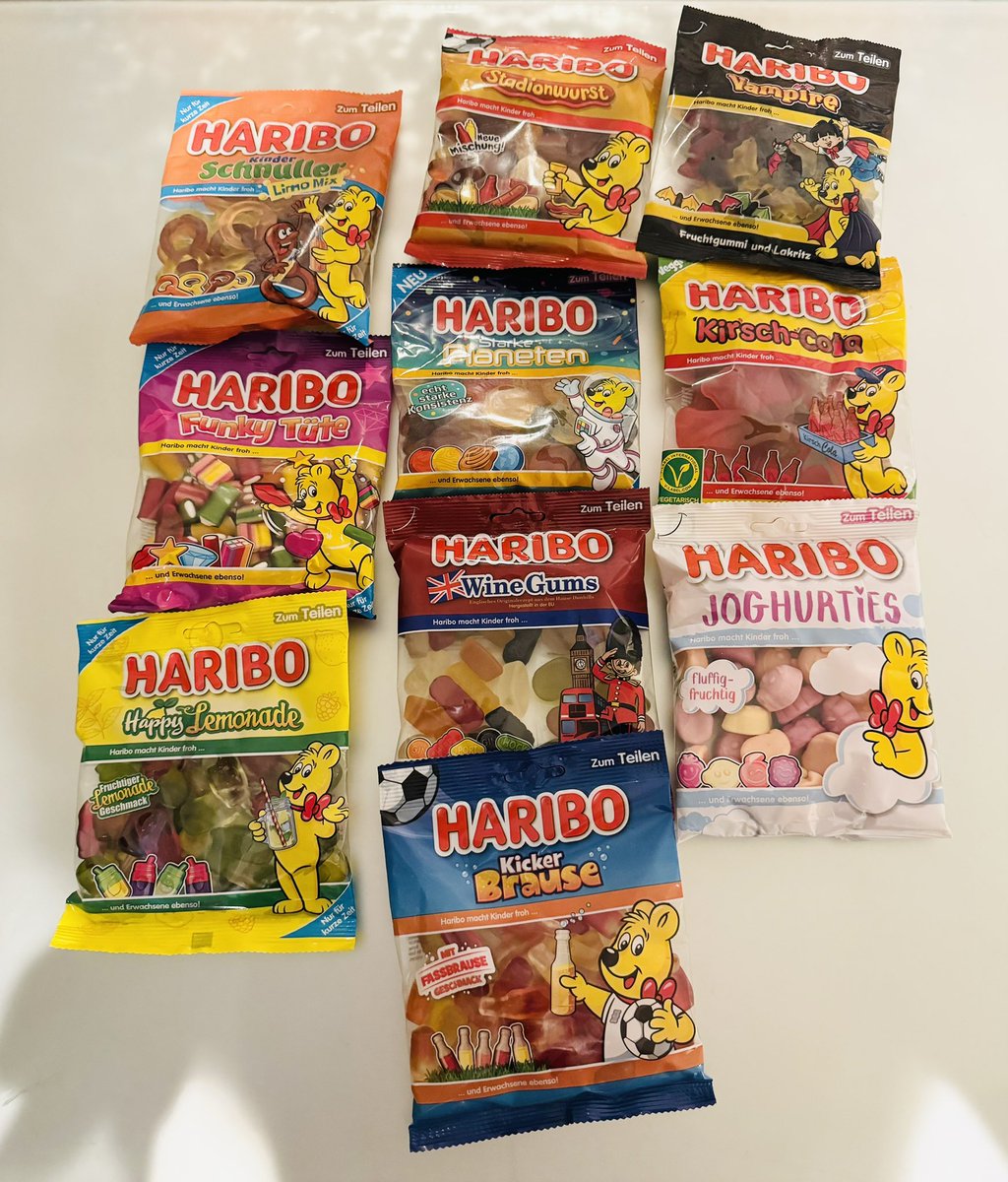 Day 2 of #CiscoLive. 1st thing today: Keynote 📊!

Oh yeah, and also today there’s some of this stuff in my backpack👇🏼 hit me up for the candy 🤓!