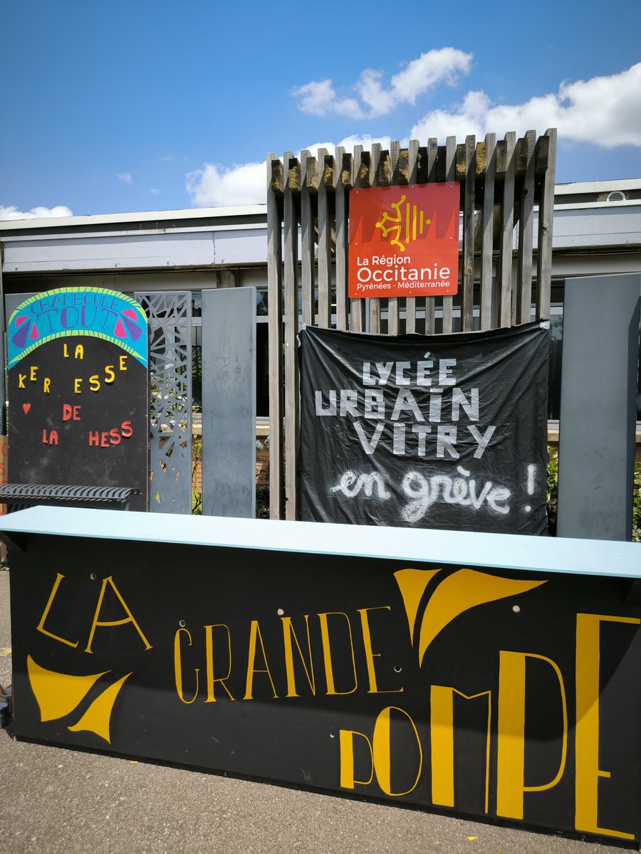 Anne_Stambach's tweet image. "On a un sentiment de gâchis, de faire du bricolage"

Lycée Urbain Vitry #Toulouse : les enseignants sont en grève pour alerter sur le manque de moyens pour encadrer les jeunes, et ce sans perspectives d'amélioration

Plein soutien et stop à la casse de l'éducation nationale ! ✊