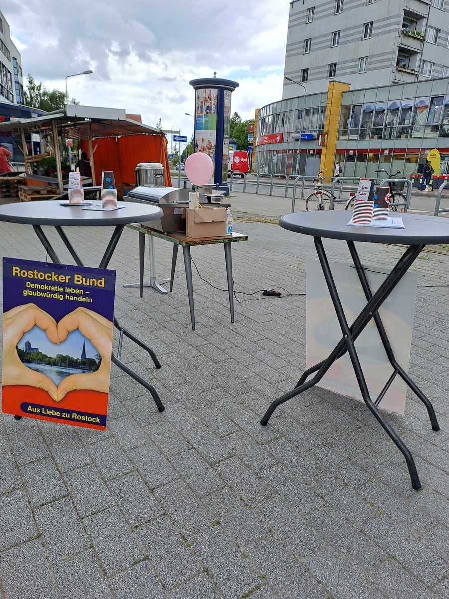 Viele interessante Gespräche geführt, viel Diskussion über die aktuelle Politik. Am 9.6. ist die Kommunalwahl und wir würden uns über 3 Stimmen freuen!!!🙂