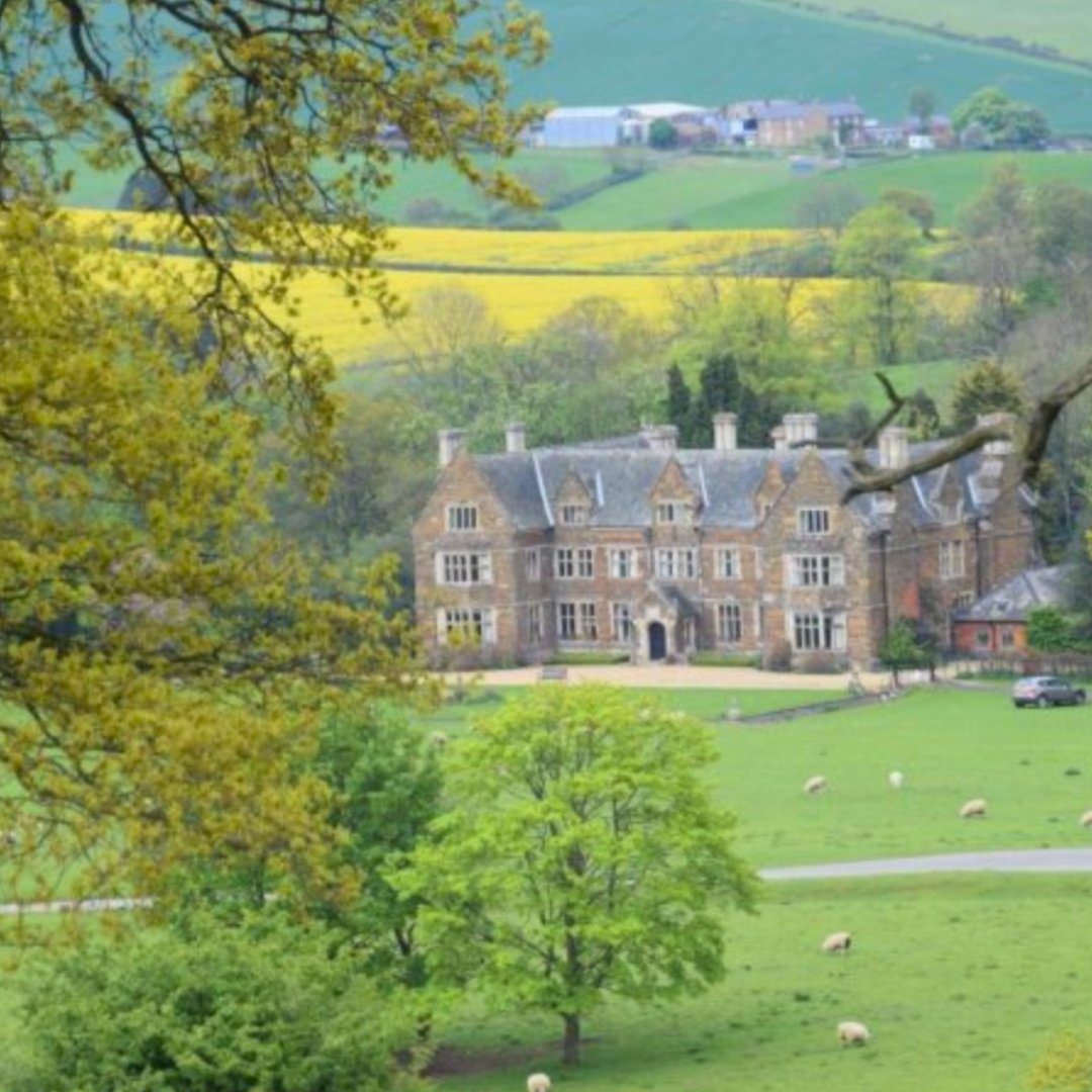Join our five day silent retreat at the beautiful Launde Abbey in Leicestershire between Mon 28th Oct - Fri 1st Nov.

Together, we will explore the essential skills and wisdom of the art of meditation as set out in Martin Laird's 'Into the Silent Land'.

laundeabbey.org.uk/event/intothes…