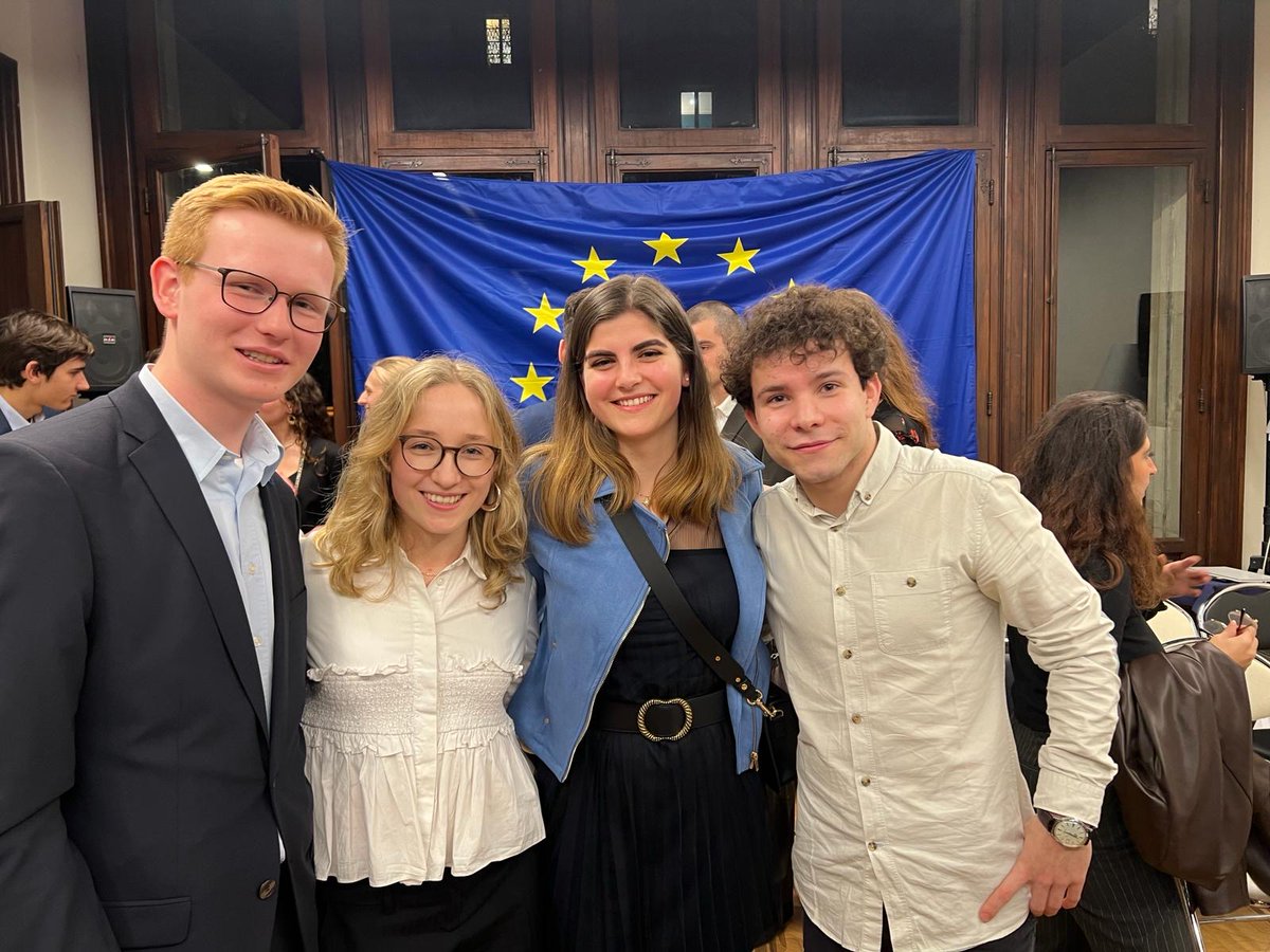 🇪🇺 ADENO, vous connaissez ? C'est une application dont le but est d'intéresser les jeunes aux #Europeennes2024, et elle est créée par <a href="/MatthieuMailla2/">Matthieu Maillard</a>, étudiant en 4ème année à <a href="/ScPoLille/">Sciences Po Lille</a> 👇
sciencespo-lille.eu/actualites/ade…