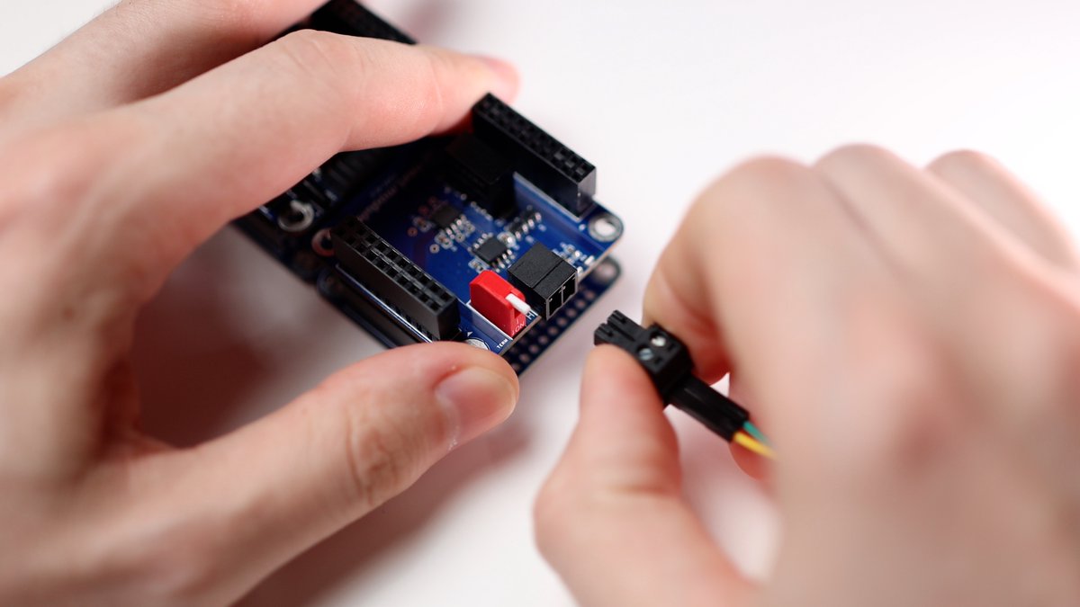 next.module tweet media