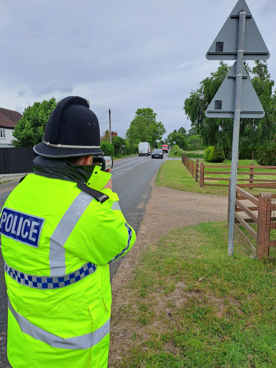 MalvernCops's tweet photo. Due to community concerns about speeding vehicles, PC Mustow from Malvern response & PC Johns from Upton SNT have been in Welland, Hanley Swan & Malvern Wells conducting speed enforcement, thank you to all drivers for abiding to the speed limit. 2449 #RuralMatters #MHRoads https://t.co/Ob9mXMTuP9