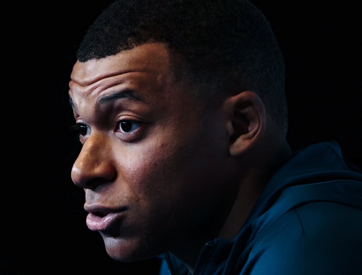 FabrizioRomano's tweet photo. 🚨🇫🇷 Mbappé: “Paris St Germain told in my face at the beginning of the season that I was NOT gonna play anymore”.

“Luis Campos and Luis Enrique saved me”. https://t.co/HP30yEDc6x