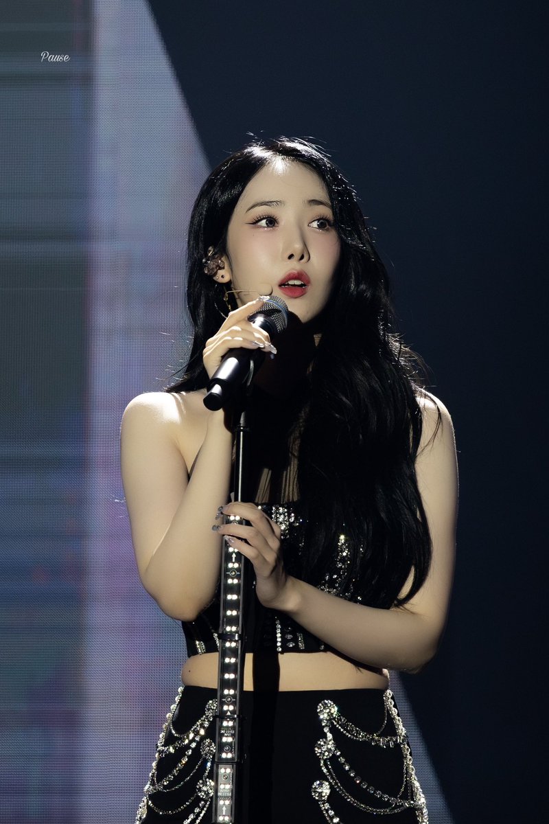 Pause0603's tweet photo. 240602 신비
분위기 뭐야... 미쳤네...
#비비지 #신비 #VIVIZ #SINB https://t.co/9775n1LVfp