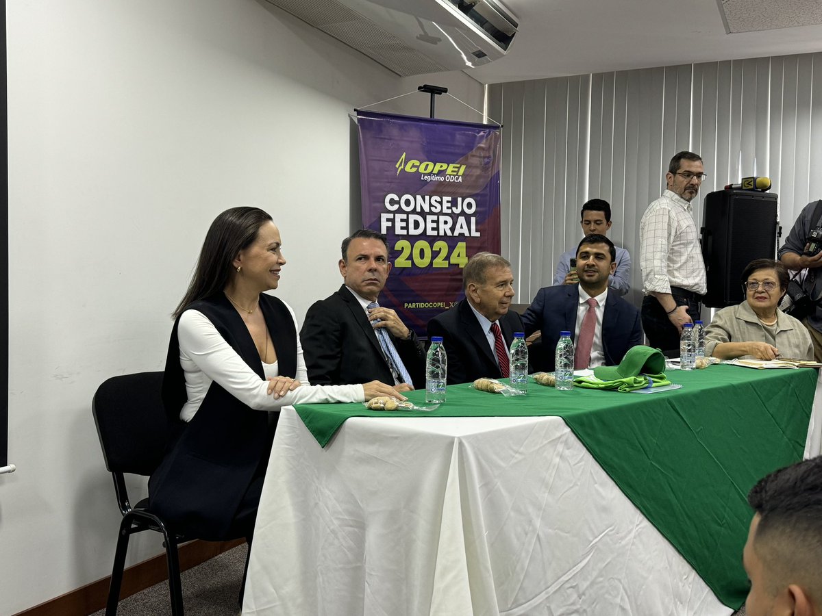 PartidoCOPEI_'s tweet photo. Hoy en Consejo Federal 2024 de nuestro partido, acompañados por nuestro candidato @EdmundoGU nuestra líder nacional @MariaCorinaYA nuestro presidente nacional @robertoenriq y
secretario general @RobertGarciaP 

#UnidadYVoto
#ConVZLA https://t.co/T1S9ppdFsi