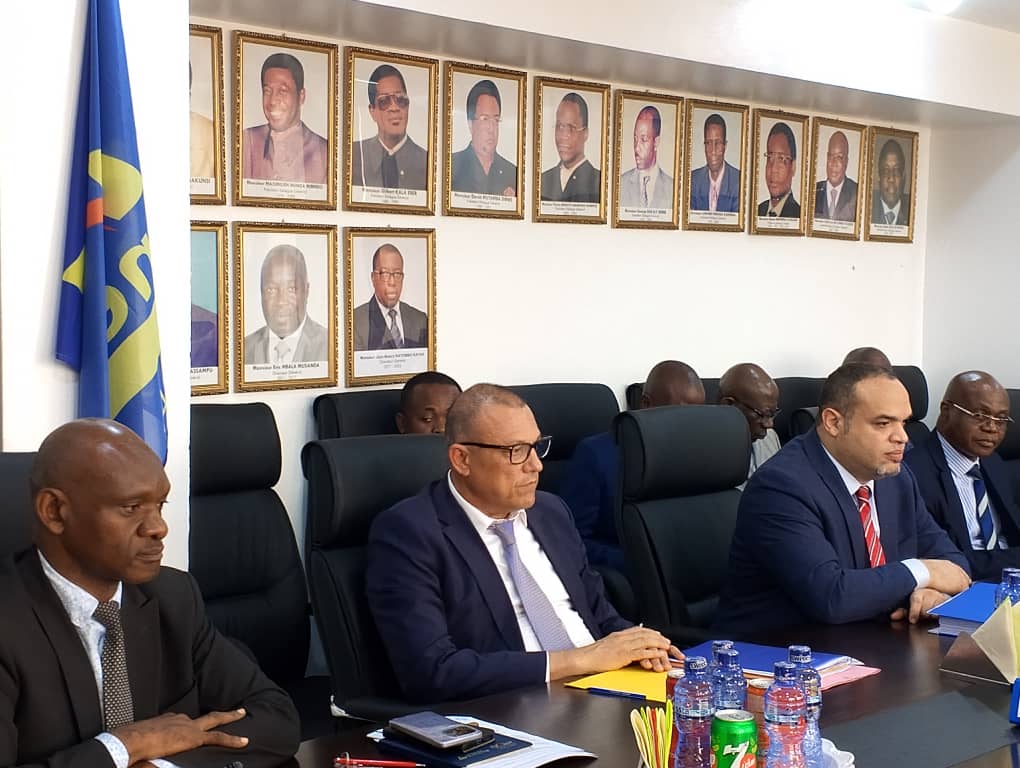 NgangaGladson's tweet photo. RDC-ENERGIE : Un pas de géant pour l'énergie au Congo, La SNEL SA et CGDC unissent leurs forces pour réhabiliter le G16-Groupe6 à Inga 1. Un partenariat plus que prometteur pour un avenir énergétique plus luisant qu'avant au pays de Félix Tshisekedi. #RDC #Energie #Inga1 #SNELSA https://t.co/EOPxD4SWDG