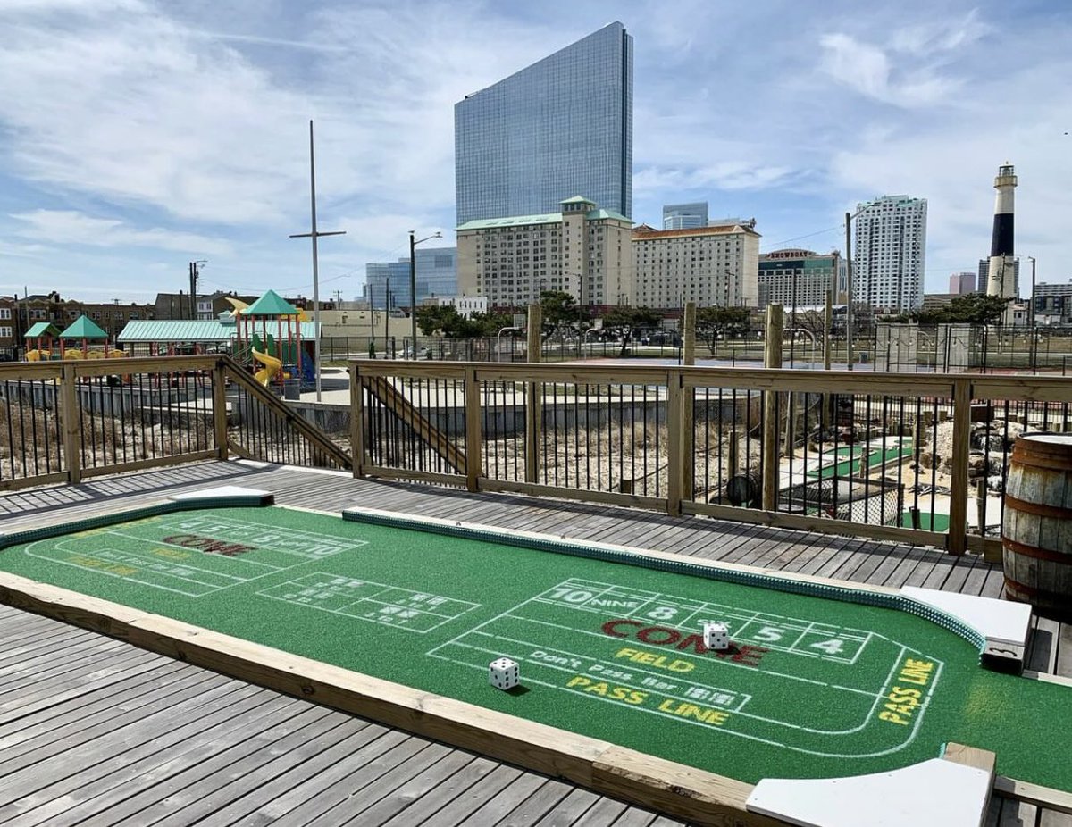 Swing into fun while you put your skills to the test at North Beach Mini Golf! ⛳️ Open every day, 9 AM - 9 PM! #newjersey #doac #visitac #reallyac #atlanticcity #experienceatlanticcity #onlyinac #authenticexperiences #familyfun