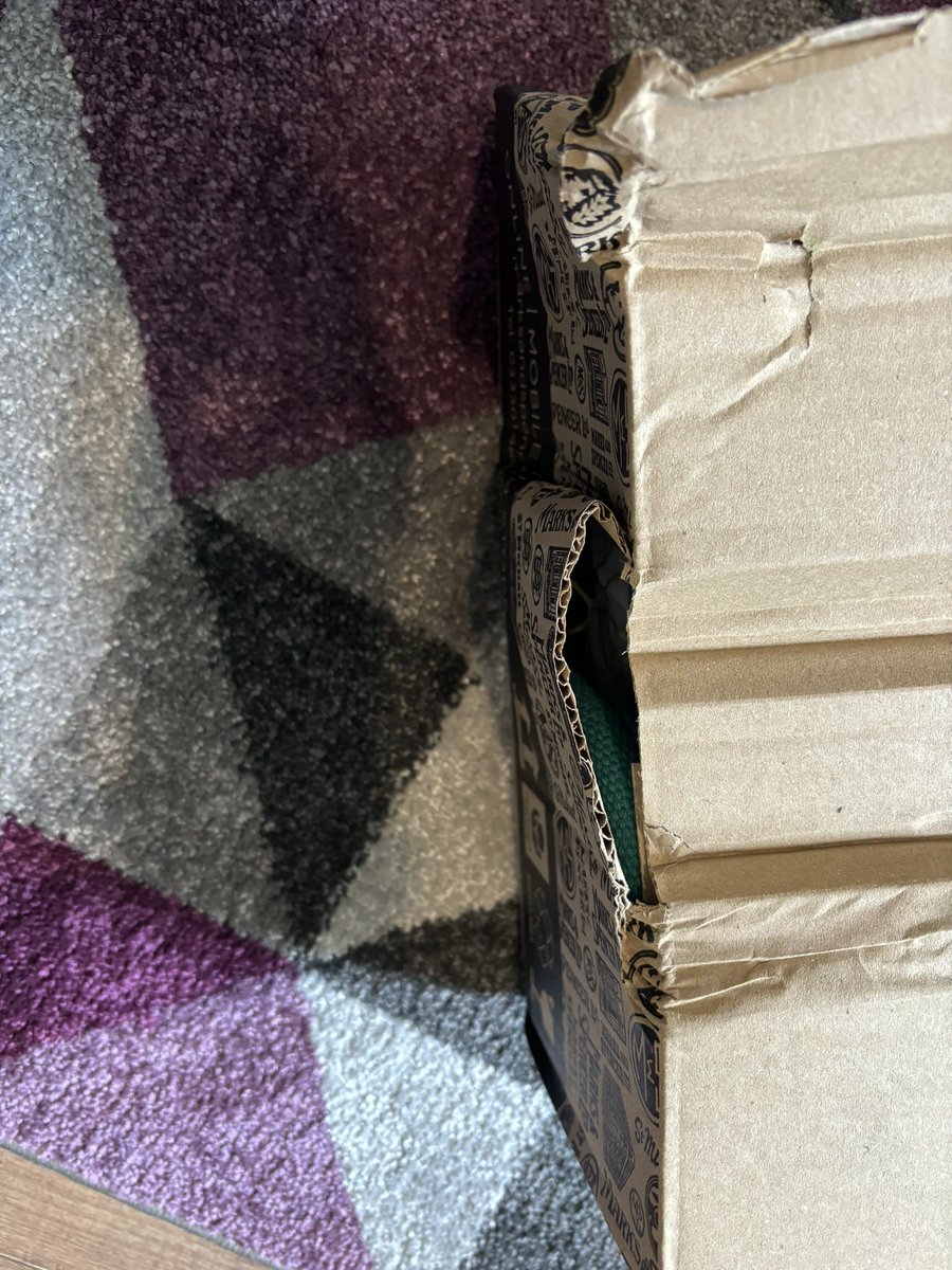 Hey <a href="/marksandspencer/">M&S</a> <a href="/dhlexpressuk/">DHL Express UK</a> I’m glad the delivery I received today wasn’t a gift for someone. Oh wait…