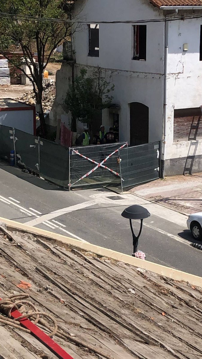 Kontseilua_Bur's tweet photo. ADI ⚠️

D&amp;S Desokupa enpresa faxista Andoainen! 

Bertaratu Irrintzi Tabernara! (Ama Kandida etorbidea)

FAXISMOA BORROKATU! https://t.co/7dhNTUKz8t