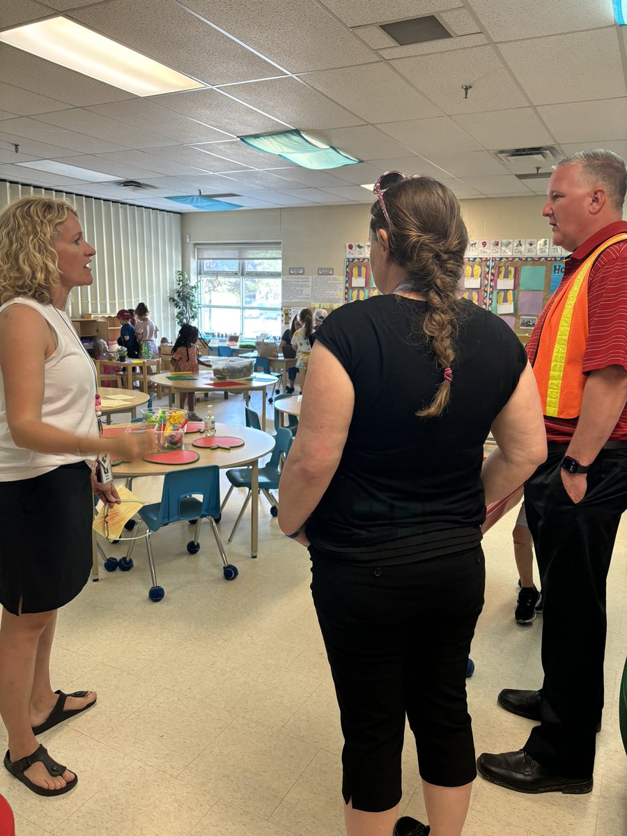 Loved visiting Tec Beeton this morning! Thank-you Stingers! <a href="/matt_webbe/">matt webbe</a> @scdsb_schools