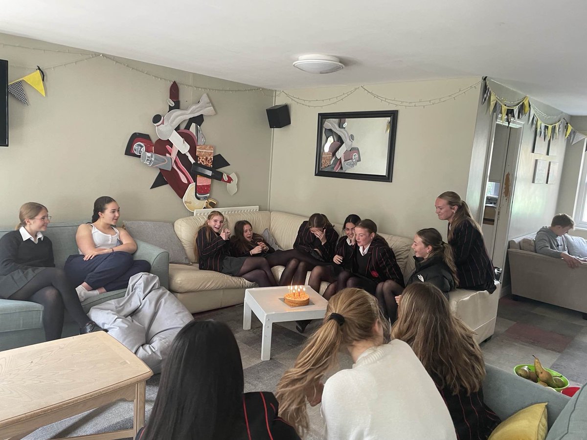 Happy birthday <a href="/StyleHouseGigg/">Style House</a> Scarlett!