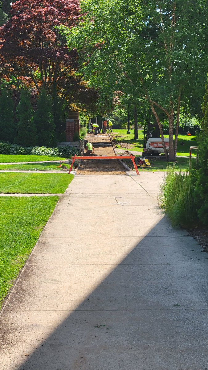 HopeOperations's tweet photo. Notice some construction on the western end of the Grove?? Sidewalks are currently being worked on! A stretch behind the President’s house is out of commission for the moment, while a new stretch of sidewalk has been added at the west entry of Dimnent Chapel to meet ADA code! https://t.co/IcWOFqrLL1