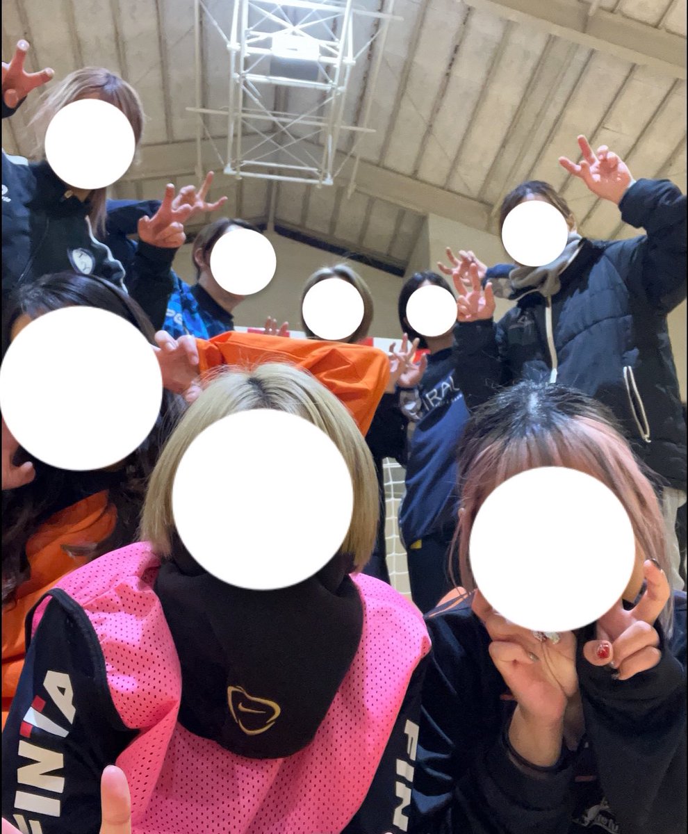 現在部活で人数が7人しかいません。
そのため、県1部リーグでプレーしてくれる方募集しています！
試合や練習試合だけの助っ人でも構いません！特に【女子高生】を対象に募集しています。フットサル女子の皆さんよろしくお願いします！ #フットサル女子  #フットサル 
 #RTお願いします  #拡散希望