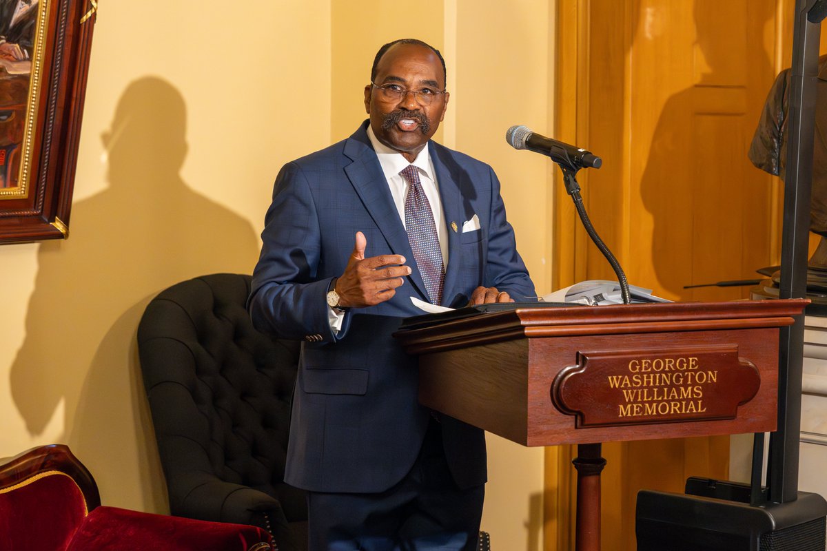 This week, State Senator <a href="/HearcelCraig/">Senator Hearcel F. Craig</a> and State Rep. <a href="/iamDontavius/">Rep. Dontavius L. Jarrells</a> hosted a Juneteenth Celebration at the Ohio Statehouse to celebrate the beginning of June as the Month of Freedom and commemorate the sacrifices and achievements of Black Americans.