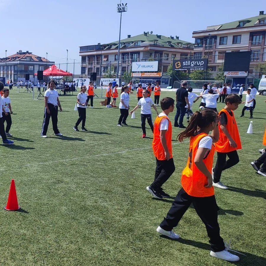 gurpinaroo's tweet photo. 2023-2024 Eğitim Öğretim yılı Yüz yüze 100 çocuk oyunu Projesi kapsamında Beylikdüzü ilçesinde düzenlenen etkinliklere Okulumuz Yakan Top branşında katılım sağlamıştır.@tcmeb 
@istmemkultur
@Beylikduzu_mem
@harunbuker
@cigdemtezertan https://t.co/hYPPY8y238