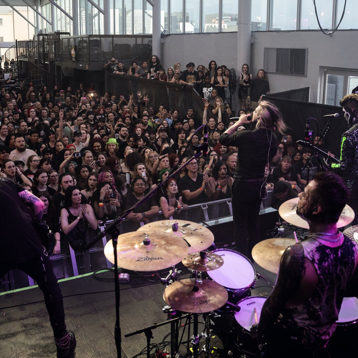 Dark Divine tweet media