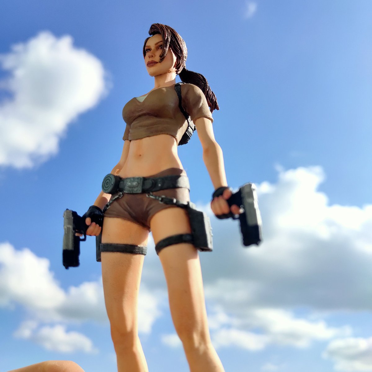 Guns & Gold tweet media
