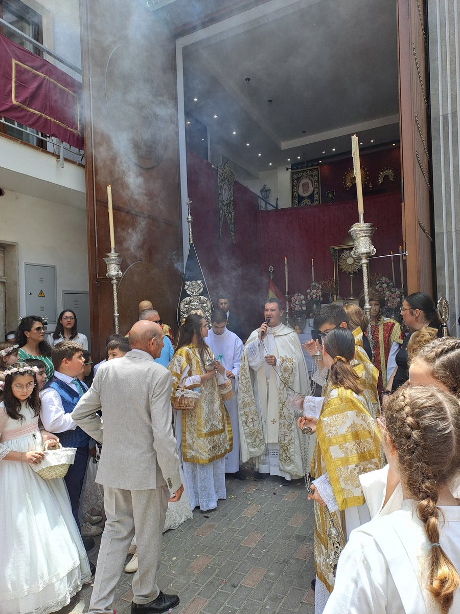 Santísimo Sacramento y Antigua Coronada tweet media