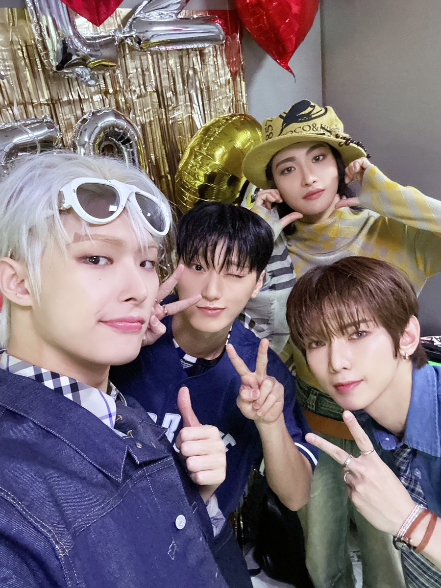 ⚠ WORKING TEEZ ⚠
⠀
멋있고 귀여운 티즈의 일하는 모먼트 대공개!😎✨
⠀
오늘 티니를 만나러 간
WORKING TEEZ 주인공들🥰
티니와의 짝짜꿍회 덕분에
에너지가 1117% 솟는 하루❤
⠀
#ATEEZ #에이티즈
#GOLDENHOUR #GOLDENHOUR_Part1 #WORK