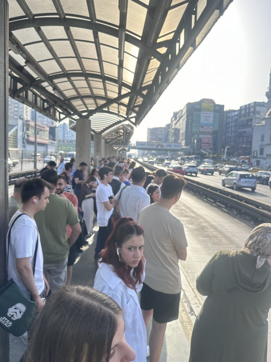 aytaç duran (@haylazcambaz) on Twitter photo İş saatinde bu ne rezilliktir !!!!??? Ne boka yarıyorsunuz siz acaba???? <a href="/iettdestek/">İETT Destek</a> <a href="/ekrem_imamoglu/">Ekrem İmamoğlu</a> İş saatinde bu ne rezilliktir !!!!??? Ne boka yarıyorsunuz siz acaba???? <a href="/iettdestek/">İETT Destek</a> <a href="/ekrem_imamoglu/">Ekrem İmamoğlu</a>