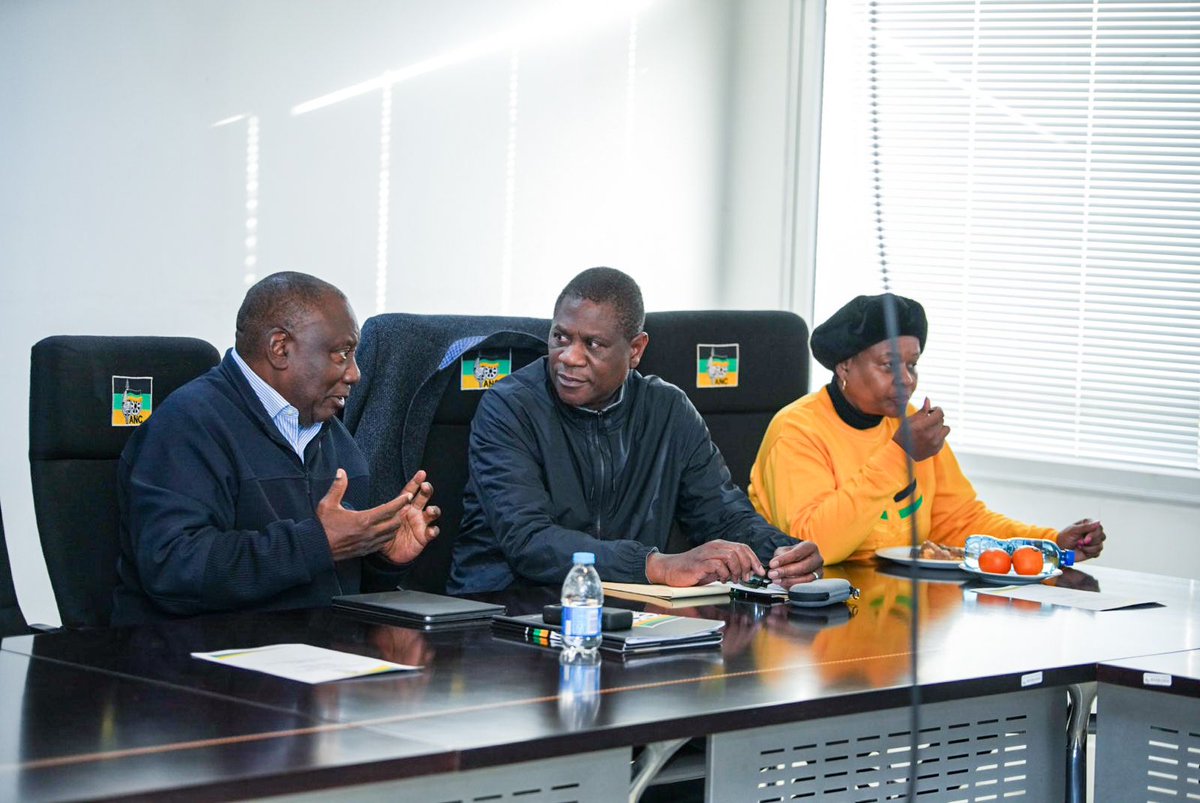 ANCLimpopo's tweet photo. The National Working Committee (NWC) meeting is in session as planned at Chief Albert Luthuli House, Johannesburg today. The ANC will continue to consult with the Mass Democratic Movement, various interest groups, and other political parties with a view to achieve national unity. https://t.co/arcndtbKf8