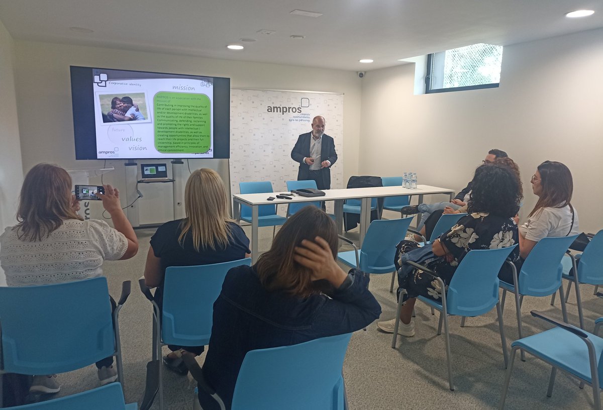 OPECantabria's tweet photo. En @AMPROSCantabria hemos conocido la actividad de esta asociación dedicada a mejorar la vida de #PersonasConDiscapacidad intelectual o del desarrollo y sus familias, promoviendo sus derechos y creando oportunidades para alcanzar su plena ciudadanía @EUErasmusPlus #YouForSE https://t.co/6cvUheTPDu